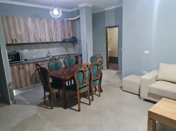 Tirane, jepet me qera apartament 2+1 Kati 1, 90 m² 500 € (ASTIR)
