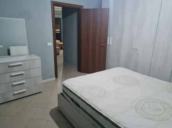 Tirane, jepet me qera apartament 2+1 Kati 1, 90 m² 500 € (ASTIR)