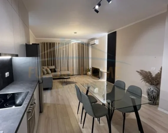 Tirane, jepet me qera apartament 1+1 Kati 4, 70 m² 600 € (Rruga e Dibrës)