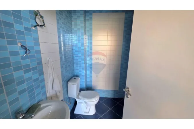 Vlore - Lungomare, shitet dyqan Kati 0, 491 m² 750.000 € (Lungomare, Vlorë)