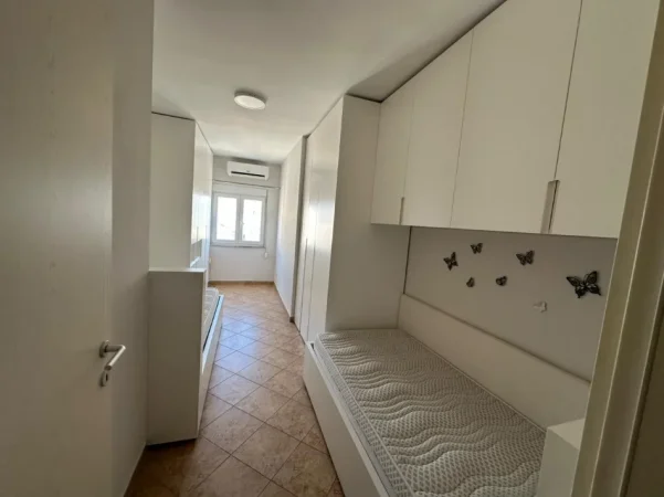 Durres, shitet apartament 2+1 Kati 8, 90 m² 140.000 € (Markata)