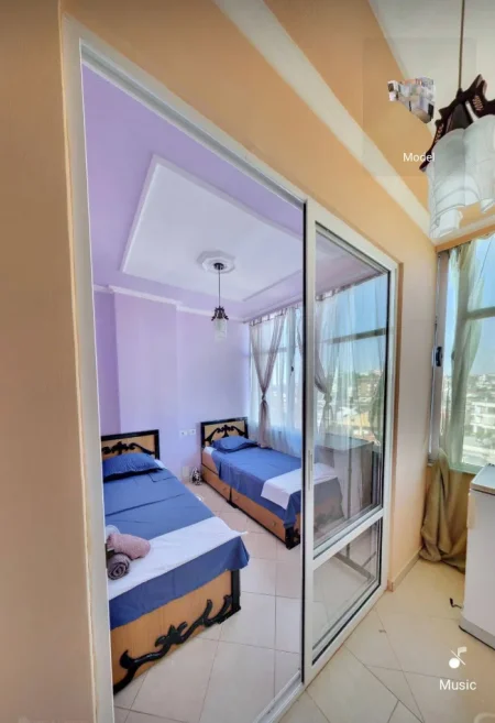 Durres, jepet me qera apartament 1+1 Kati 4, 65 m² 250 € (Plazh Iliria)