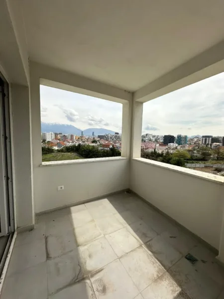 Shqiperi, jepet me qera apartament 3+1 Kati 4, 400 € (Astir)