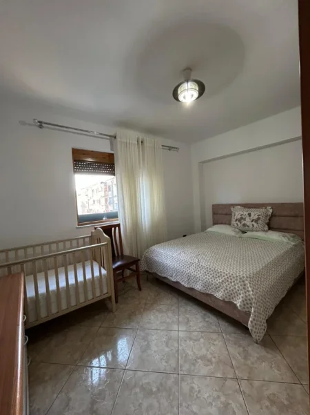 Durres, jepet me qera apartament 2+1 Kati 4, 75 m² 420 € (pranë Spitalit)