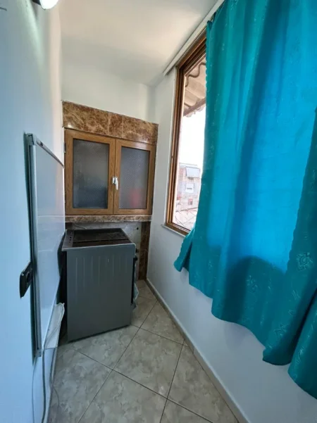 Durres, jepet me qera apartament 2+1 Kati 4, 75 m² 420 € (pranë Spitalit)