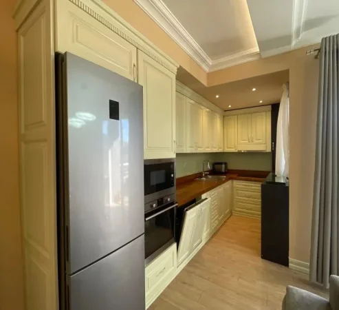 Tirane, jepet me qera apartament 3+1 Kati 5, 126 m² 1.000 € (Liqeni i Thate)