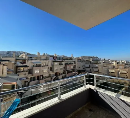 Tirane, jepet me qera apartament 3+1 Kati 5, 126 m² 1.000 € (Liqeni i Thate)