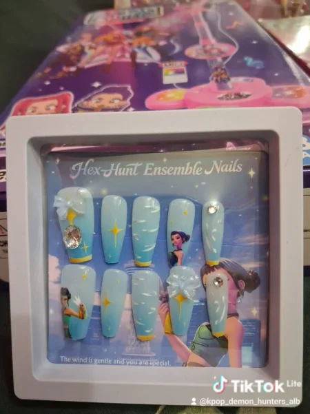 Tirane, shes Thonj me personazhe Mira Zoey Rumi , 400 leke 6 €