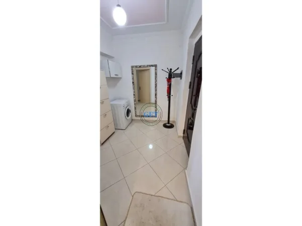 Durres, jepet me qera apartament 1+1 Kati 4, 60 m² 300 € (Policia)