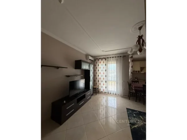 Tirane, jepet me qera apartament 2+1 Kati 4, 650 € 