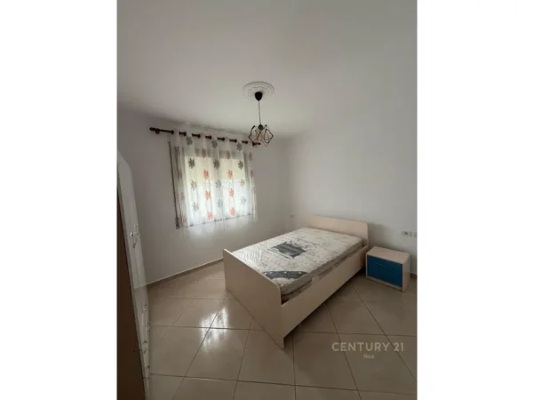 Tirane, jepet me qera apartament 2+1 Kati 4, 650 € 