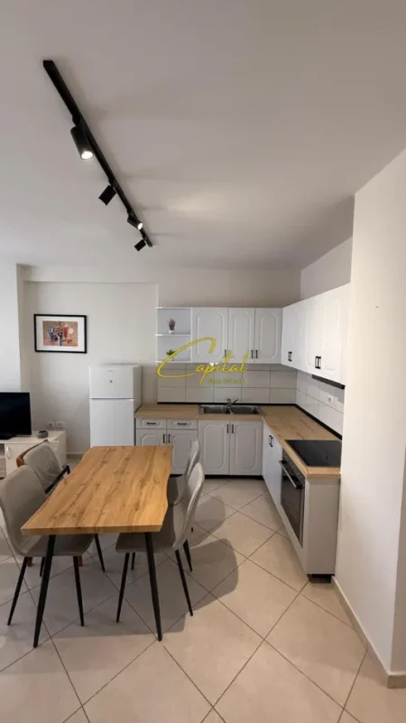 Tirane, jepet me qera apartament 2+1 Kati 5, 100 m² 550 € (ASTIR)