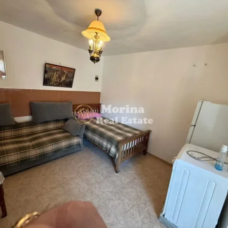 Tirane, jepet me qera garsonier Kati 1, 40 m² 250 € (21 Dhjetori, Rruga Frederik Shiroka)