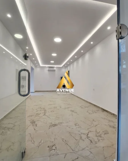 Tirane, jepet me qera ambjent biznesi Kati 0, 50 m² 1.000 € (rruga frederik shiroka)
