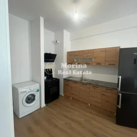 Tirane, jepet me qera apartament 1+1 Kati 4, 55 m² 380 € (Ali Demi)
