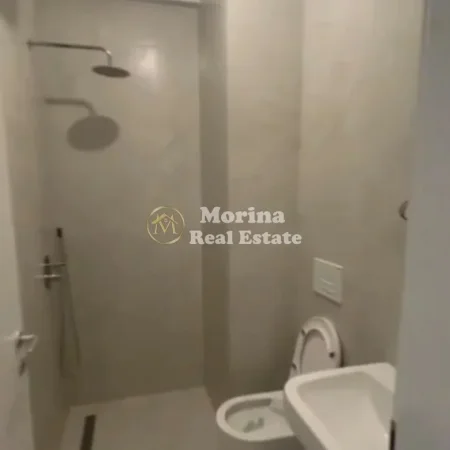 Tirane, jepet me qera apartament 1+1 Kati 4, 55 m² 380 € (Ali Demi)