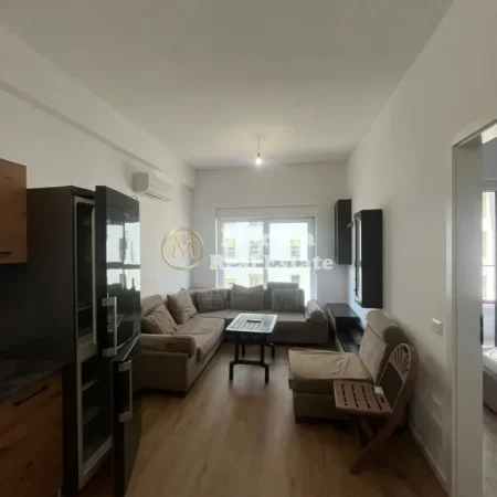 Tirane, jepet me qera apartament 1+1 Kati 4, 55 m² 380 € (Ali Demi)