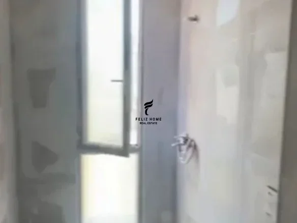 Tirane, jepet me qera zyre Kati 5, 148 m² 900 € (RRUGA E DIBRES)