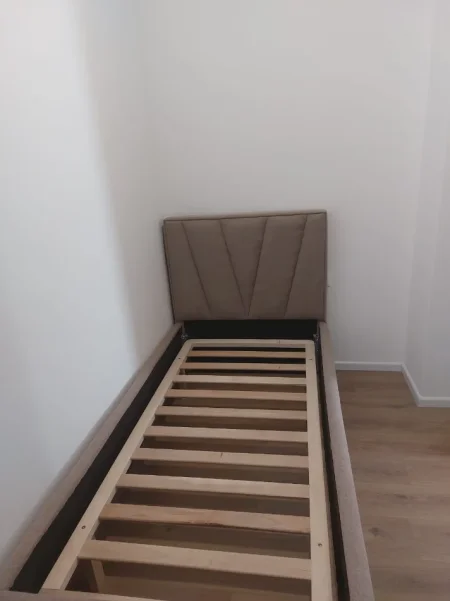 Tirane, jepet me qera apartament 2+1+Ballkon Kati 4, 90 m² 500 € (ALI DEMI)