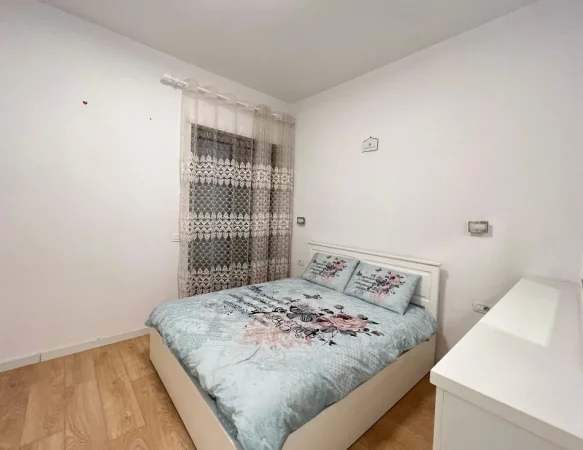 Tirane, jepet me qera apartament 2+1 Kati 2, 120 m² 1.200 € (Kompleksi Delijorgji)