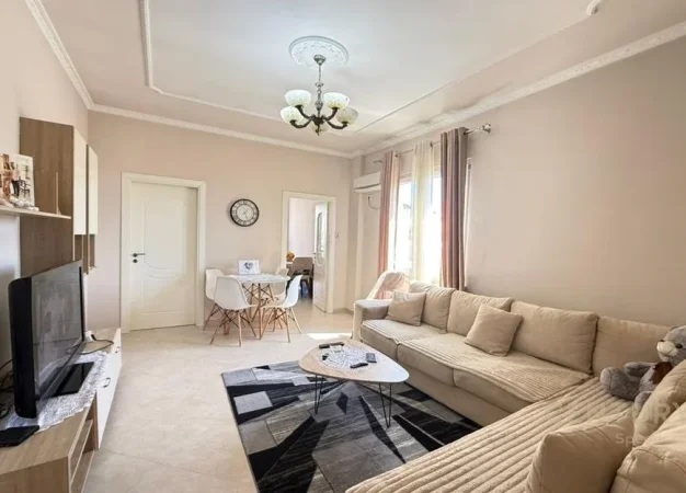 Tirane, jepet me qera apartament 1+1 Kati 4, 65 m² 450 € (Fresku)