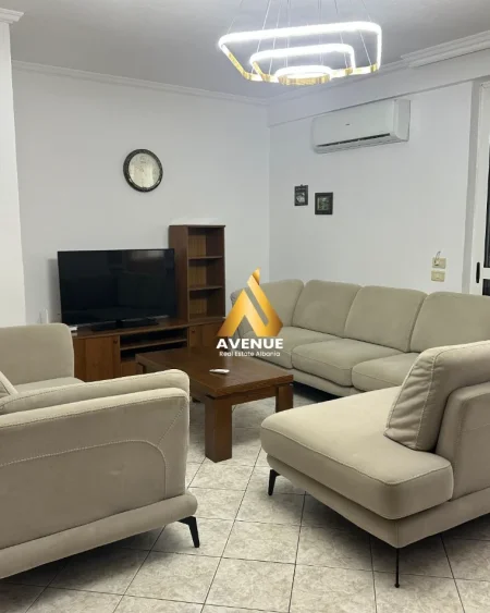 Tirane, jepet me qera apartament 3+1 Kati 5, 110 m² 750 € (Rruga Siri Kodra)