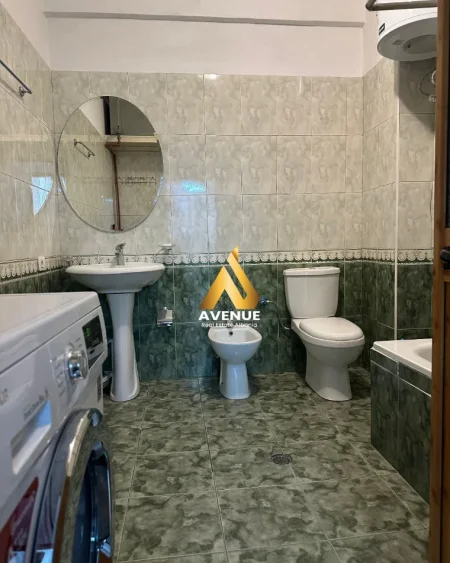 Tirane, jepet me qera apartament 3+1 Kati 5, 110 m² 750 € (Rruga Siri Kodra)