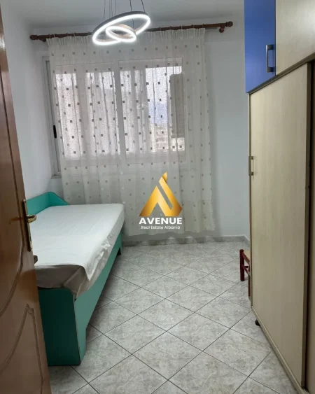 Tirane, jepet me qera apartament 3+1 Kati 5, 110 m² 750 € (Rruga Siri Kodra)