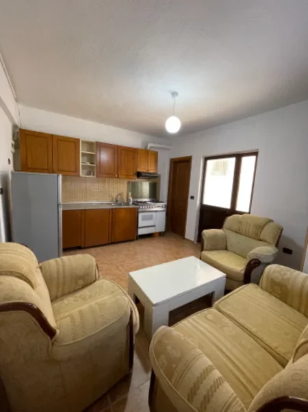 Tirane, jepet me qera shtepi 1+1 Kati 1, (Rruga Bajram Allaraj)