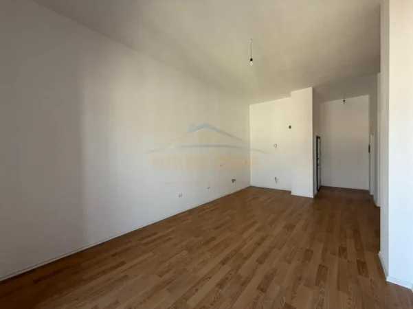 shitet apartament+verande | Penthouse 3+1+Ballkon Kati 13, 133 m² 399.000 € (Rruga e Barrikadave, Tiranë.)