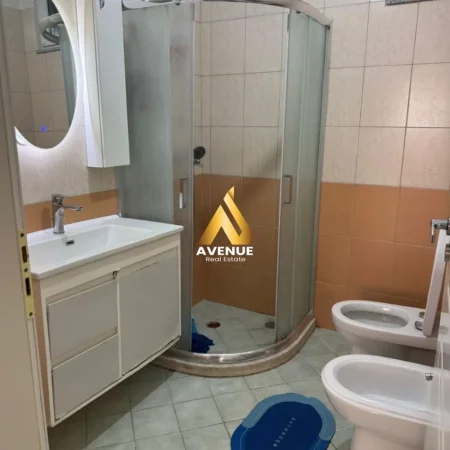 Tirane, jepet me qera apartament 1+1 Kati 4, 450 € (rruga loni ligori)