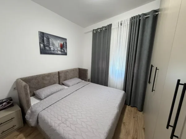 Tirane, jepet me qera apartament 1+1 Kati 3, 