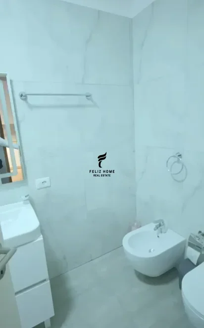 Tirane, jepet me qera apartament 1+1 Kati 2, 65 m² 600 € (21 DHJETORI)