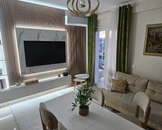 Tirane, jepet me qera apartament 2+1+Aneks+Ballkon Kati 5, 83 m² 600 € (ish fusha e aviacionit)