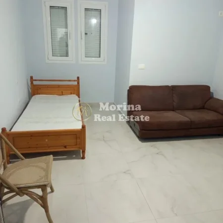 Tirane, jepet me qera shtepi 2+1 Kati 3, 100 m² 400 € (Qytet Studenti)