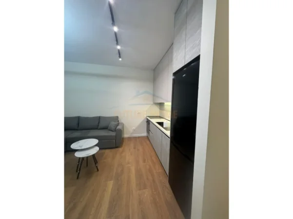Tirane, shitet apartament 1+1 Kati 2, 48 m² 129.000 € (Kompleksi Colombo,Oxhaku)