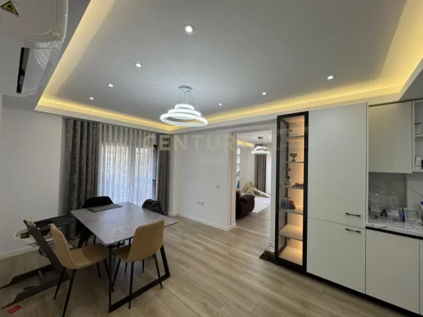 Tirane, jepet me qera apartament 2+1 Kati 4, 140 m² 1.200 € (kodra e diellit 2)