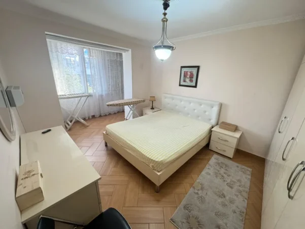 Tirane, jepet me qera apartament 1+1 Kati 4, 500 €