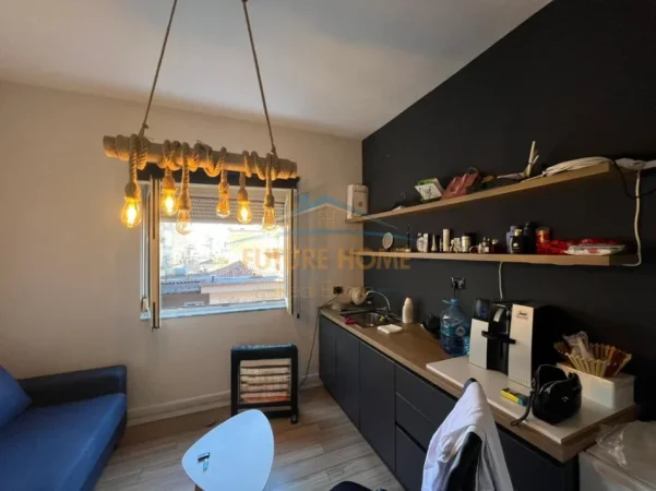 Tirane, shitet ambjent biznesi Kati 1, 73 m² 