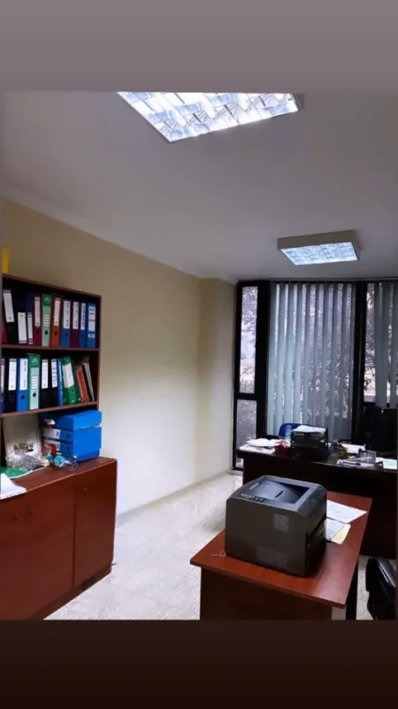 Tirane, jepet me qera zyre Kati 2, 28 m² 280 € (rruga frederik shiroka)