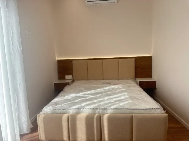 Tirane, jepet me qera apartament 1+1+Ballkon Kati 7, 630 € (Rruga Bill Klinton)