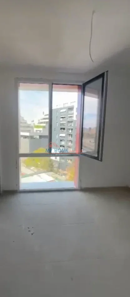 Tirane, jepet me qera zyre Kati 5, 148 m² 900 € (Rruga e Dibres)
