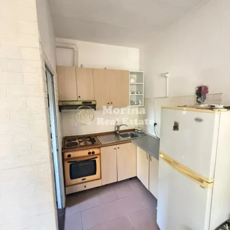 Tirane, jepet me qera garsonier Kati 1, 30 m² 200 € (Laprake)