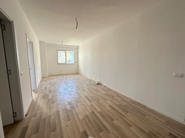 Tirane, jepet me qera apartament 1+1+Ballkon Kati 2, 70 m² 500 € (Rruga Dritan Hoxha E88)