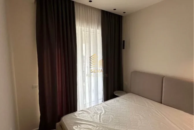 Tirane, jepet me qera apartament 1+1+Ballkon , 55 m² 450 € (Ali Demi, Kompleksi Kaimi)