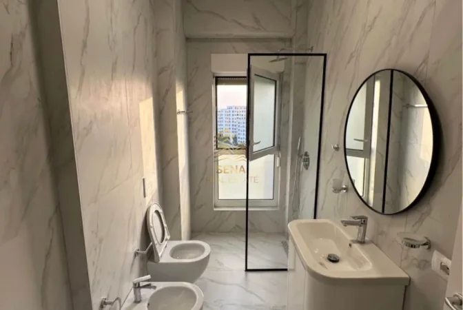 Tirane, jepet me qera apartament 1+1+Ballkon , 55 m² 450 € (Ali Demi, Kompleksi Kaimi)