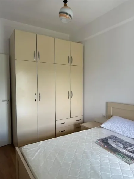 Tirane, jepet me qera apartament 2+1+Ballkon Kati 7, 75 m² 450 € (Rruga Pasho Hysa)