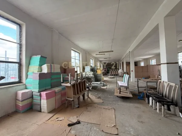 Tirane, jepet me qera magazine Kati 0, 540 m² 2.600 € (misto mame)