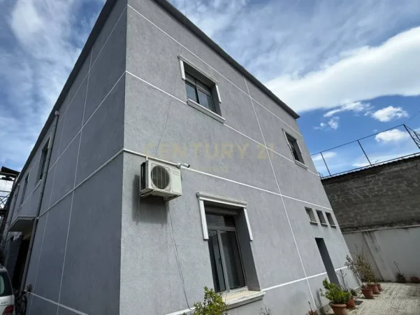 Tirane, jepet me qera magazine Kati 0, 540 m² 2.600 € (misto mame)