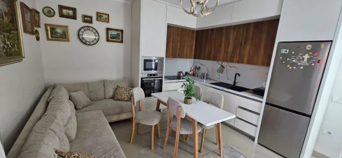 Tirane, jepet me qera apartament 2+1+Aneks+Ballkon Kati 5, 85 m² 600 € (astir , unaza e re)